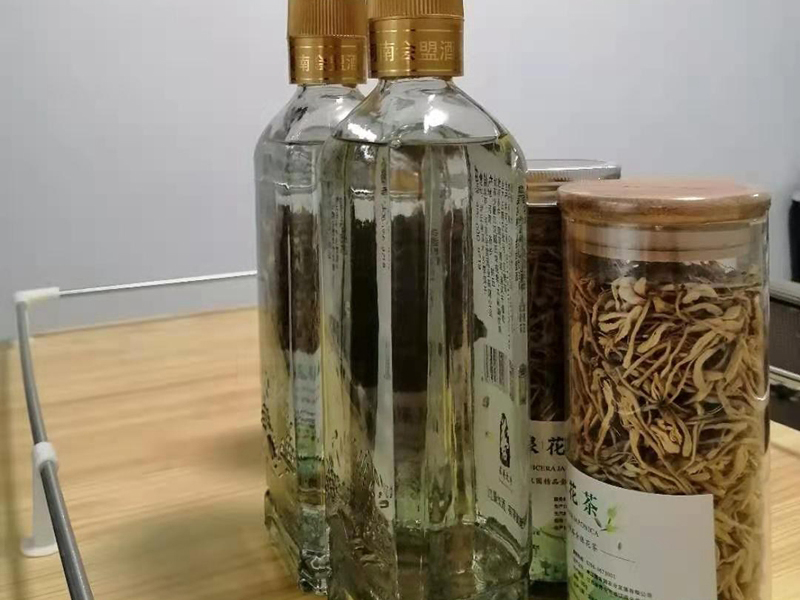 金银花白酒